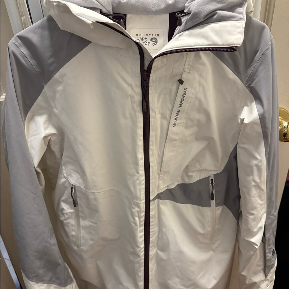 Mountain Hardwear Ski jacket, White and Gray Jacket
